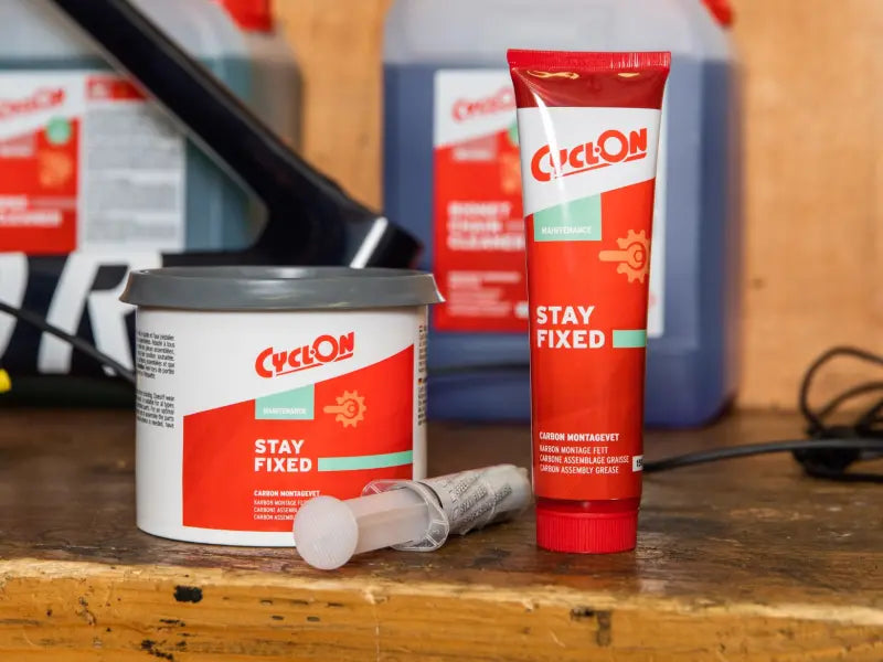 Gebruik Stay Fixed - Carbon Assembly Paste